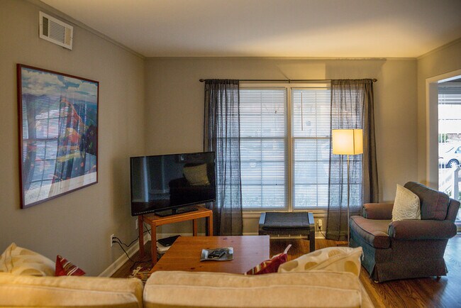Foto del edificio - 4350 E 60th St