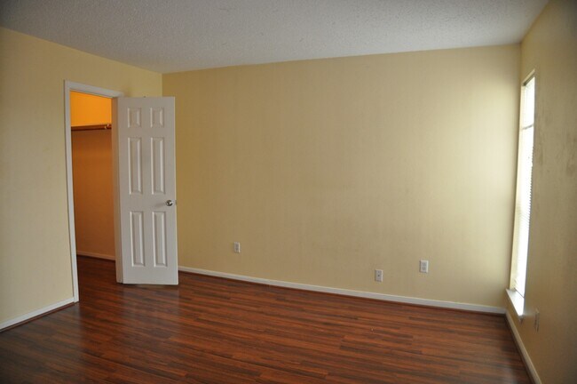 Building Photo - 3754 Tanglewilde St