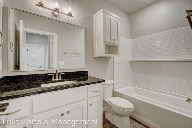 Building Photo - 2 br, 2 bath House - 1138 N. Blackwelder A...