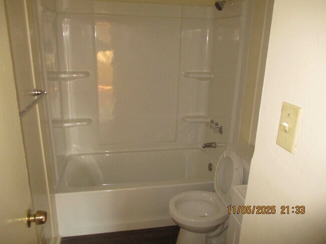 Foto del edificio - 151 Force Dr