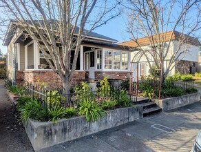 Building Photo - 411 1st St