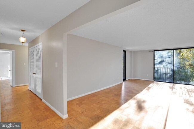 Foto del edificio - 2100 Washington Ave