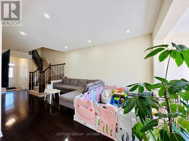 Photo du bâtiment - 747 Oakglade Ave