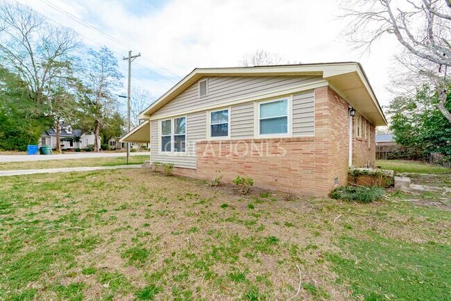 Building Photo - 2 Cavalier Ct