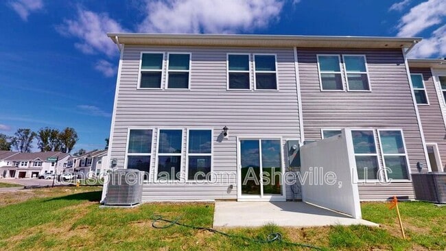 Building Photo - 545 Wheatfield Rd