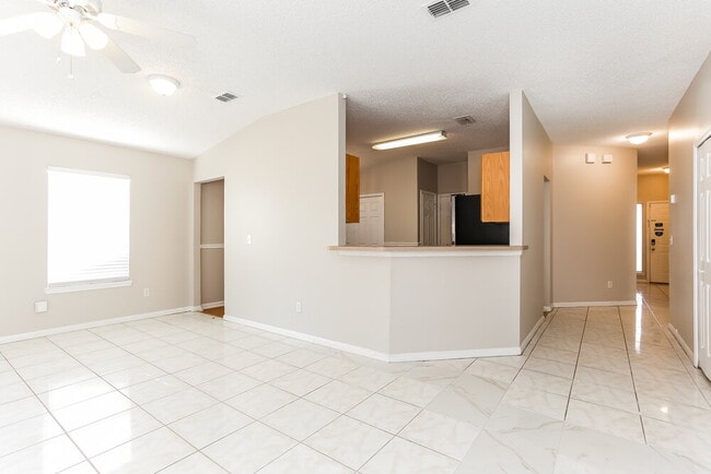 Building Photo - 7510 International Village Dr
