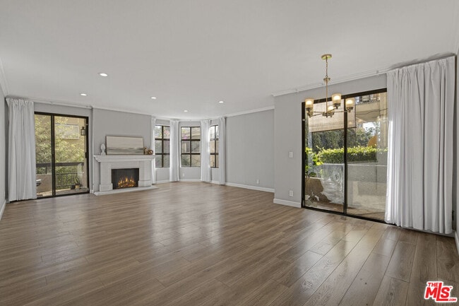 Foto del edificio - 8642 Gregory Wy