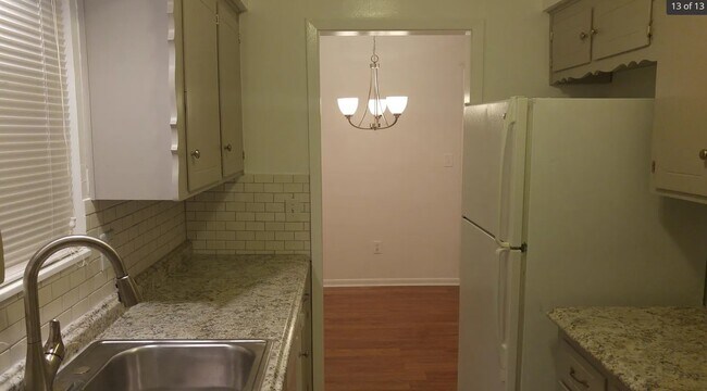 Foto del edificio - 5817 Larson Lane