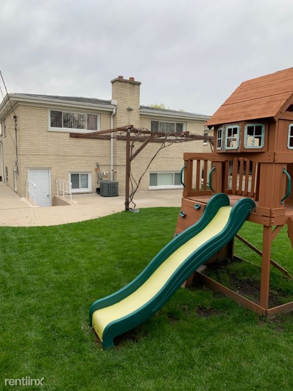 Foto del edificio - 3 br, 2 bath House - 7045 n hamlin