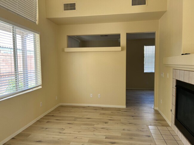 Building Photo - Beautiful Green Valley Home