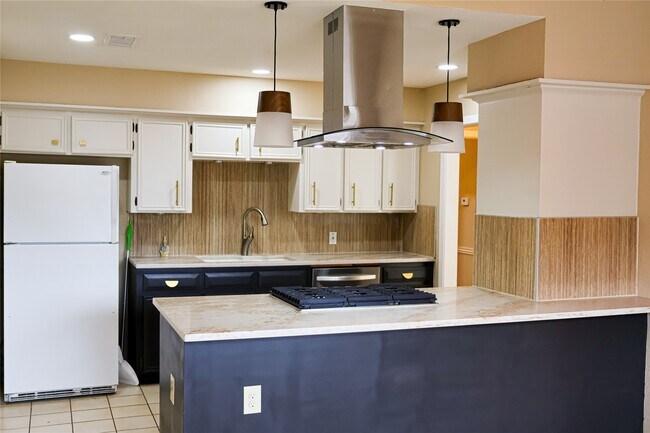 Foto del edificio - 9506 Carousel Ln