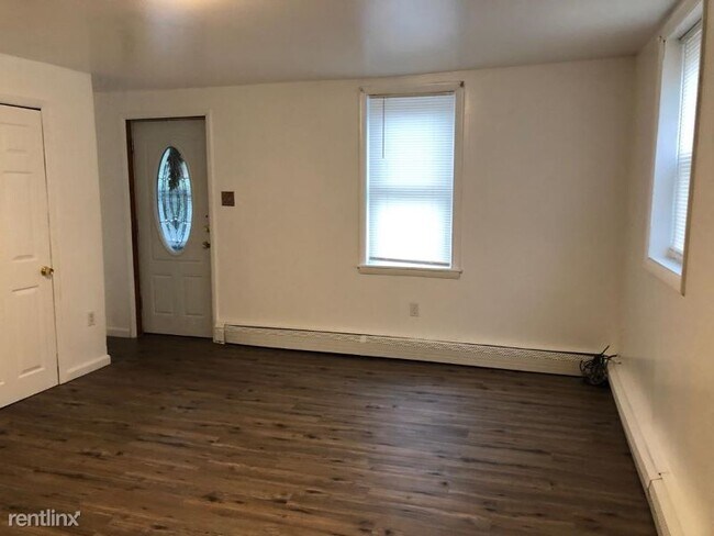 Building Photo - 2 br, 1 bath House - 258 A Sitgreaves St
