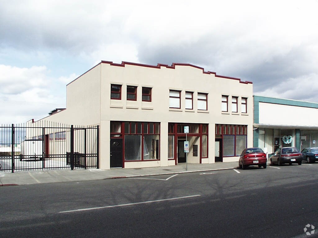 Primary View - 2806-2808 Hoyt Ave