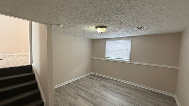 Foto del edificio - WEST SIDE 5 BR SPLIT LEVEL HOME AVAILABLE NOW!