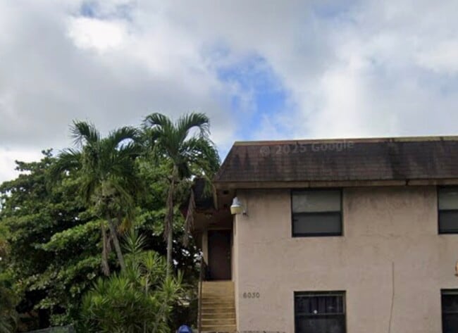 Building Photo - 6030 SW 32nd St