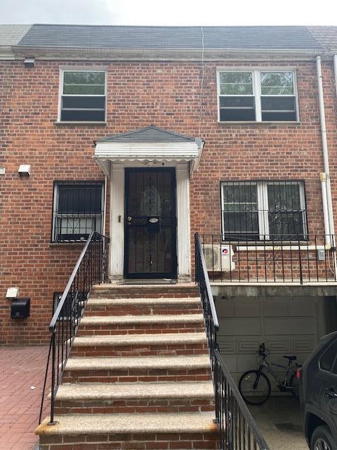 Foto principal - 31-45-45 70th St