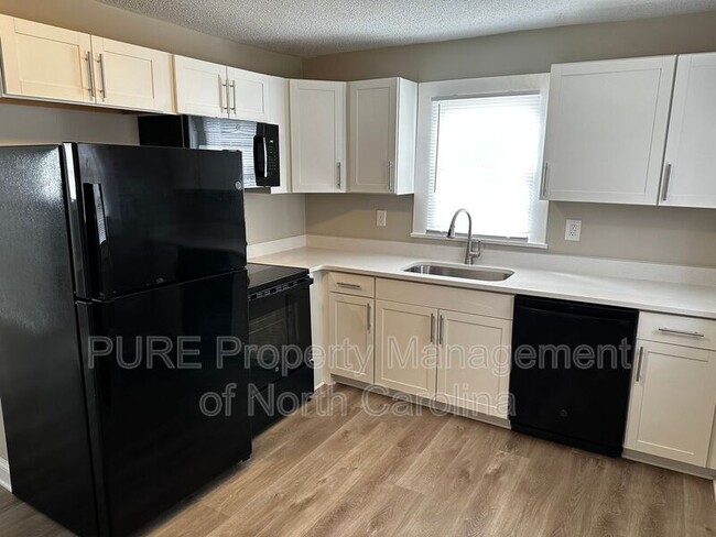 Building Photo - 208 S Lexington Dr