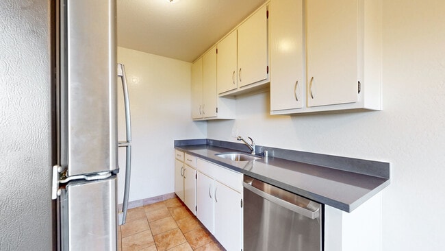 Building Photo - 704 Presidio Ave