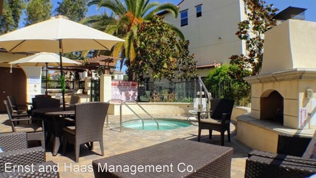 Building Photo - 2 br, 2.5 bath House - 1878 Orizaba Ave. #104