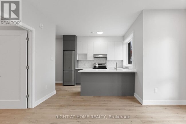 Building Photo - 63 Acacia Ave