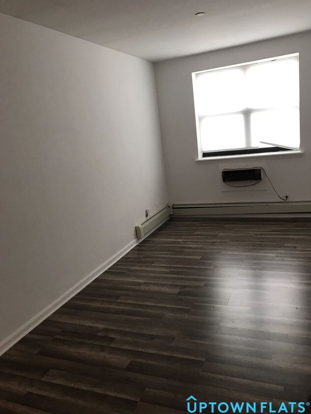 Primary Photo - 728 5th Ave