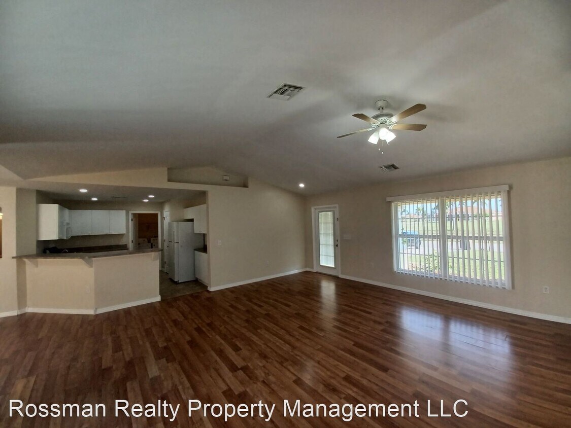 Primary Photo - 3 br, 2 bath House - 1124 Diplomat Pkwy West