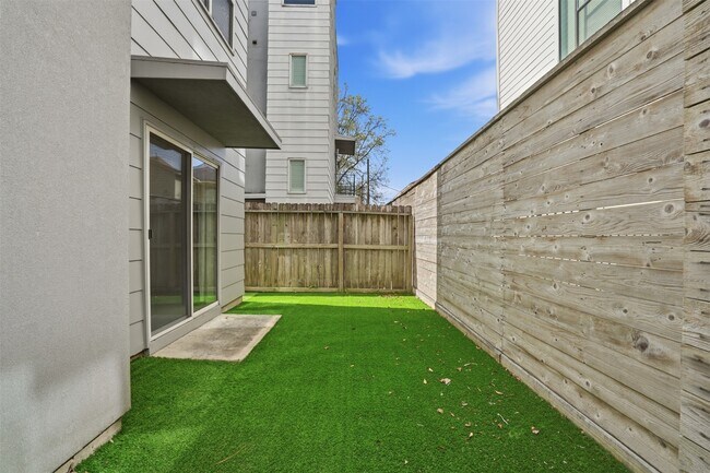 Foto del edificio - 4704 Crawford St