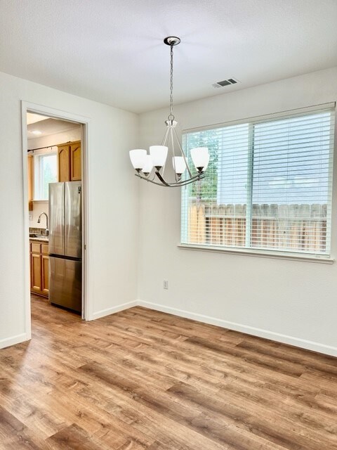 Foto del edificio - 5160 Academy Rd