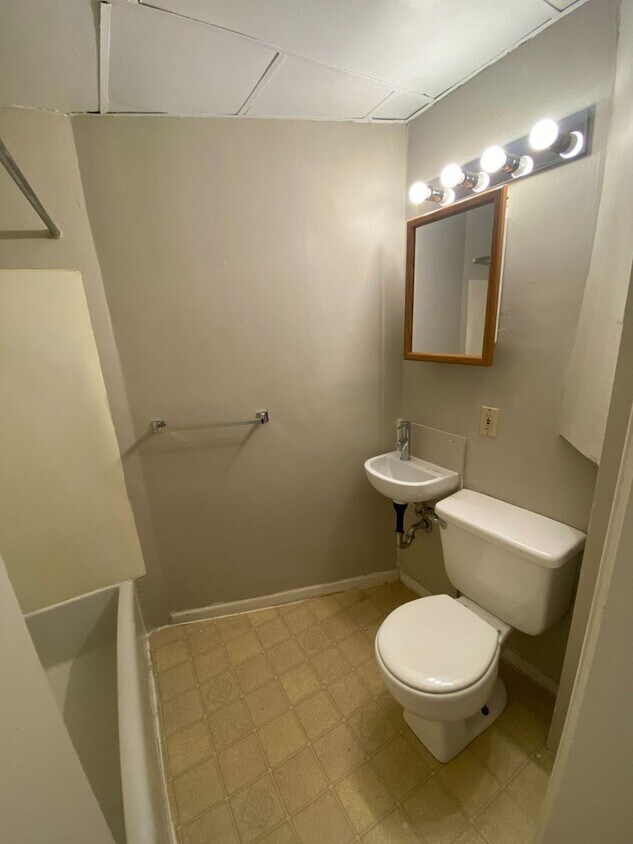 Foto del edificio - Cozy 1 Bedroom 1 Bath Upstairs Apartment