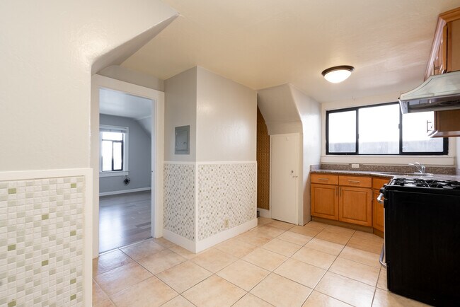 Building Photo - 2949 Clement St
