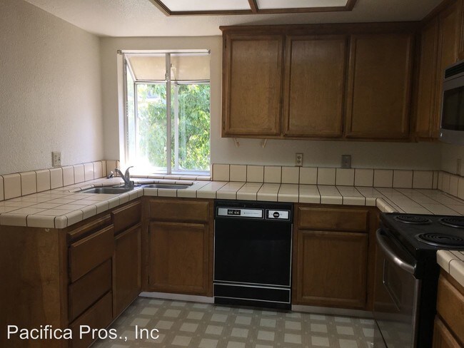 Foto del edificio - 2 br, 2.5 bath House - 228 Live Oak Circle
