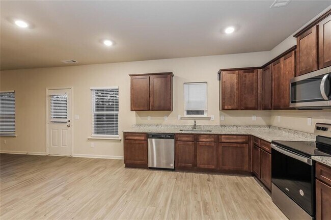 Building Photo - 148 Oliver Dr