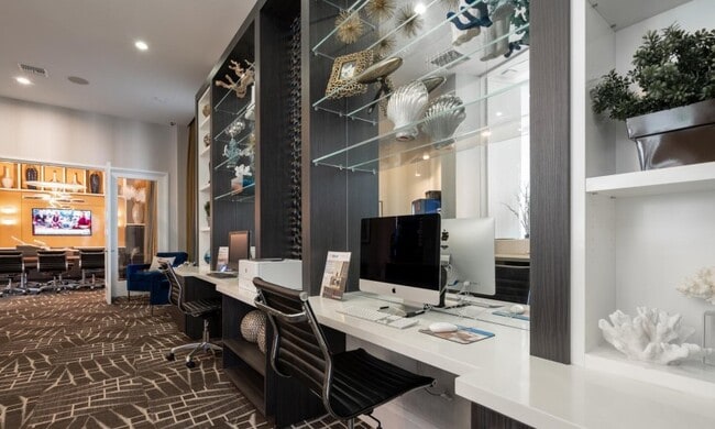 Building Photo - The Franklin