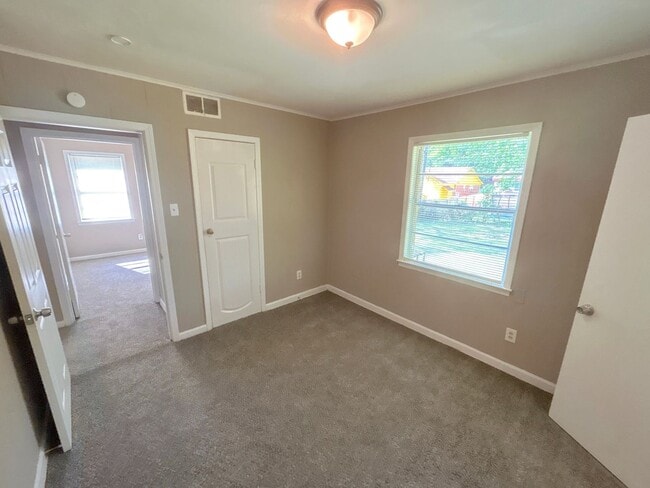 Foto del edificio - 2158 Pueblo Ave