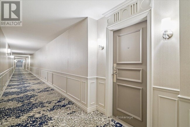 Building Photo - 3800 Yonge St