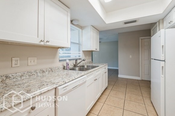 Foto del edificio - NOW AVAILABLE! 1794 Converse Court, Delton...