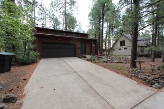Building Photo - 1137 W Shullenbarger Dr