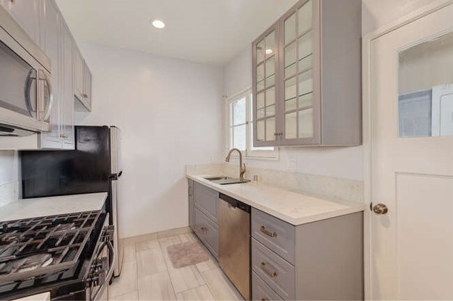 Foto del interior - 4212 Degnan Blvd