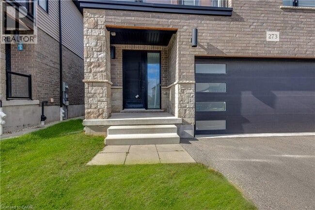 Building Photo - 273 Woodbine Ave