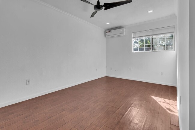 Building Photo - 5246 N Gareloch Ave