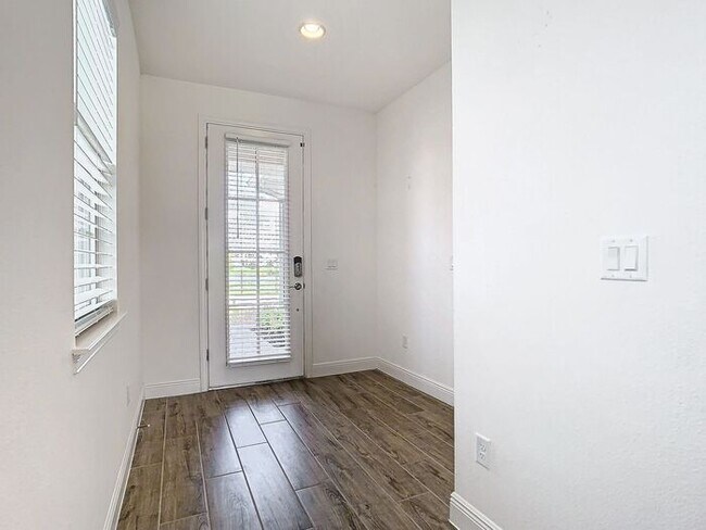 Building Photo - Gorgeous 3/2 Modern Home with a 2 Car Gara...