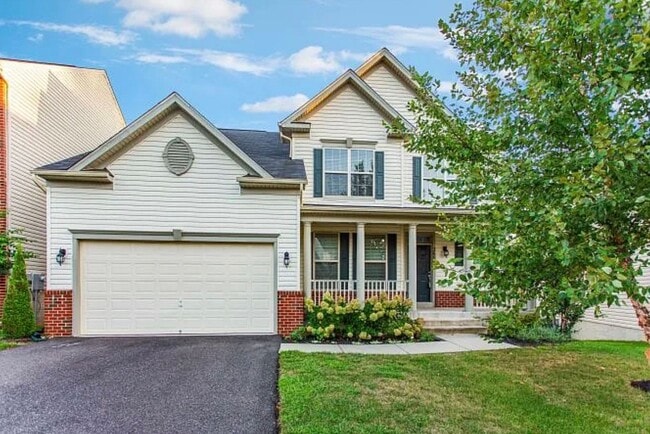 Gorgeous Large Sf 4 beds + 3.5 BATHS - - Gorgeous Large Sf 4 beds + 3.5 BATHS - House