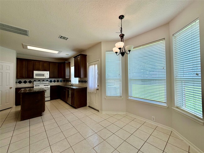 Building Photo - 7426 Maple Run Dr