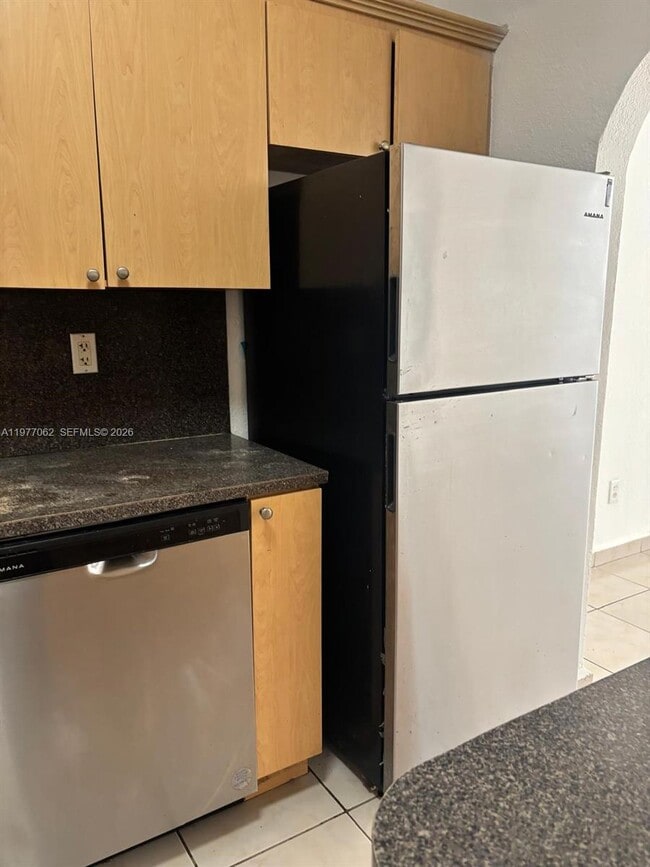 Foto del edificio - 940 NE 170th St