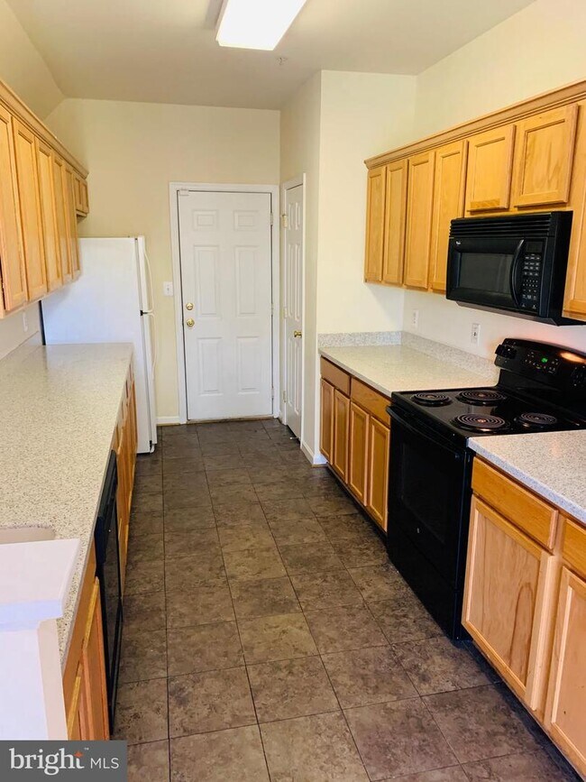 Building Photo - 14282 Hampshire Hall Ct