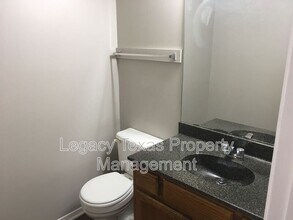 Building Photo - 1409 Courtney Pl