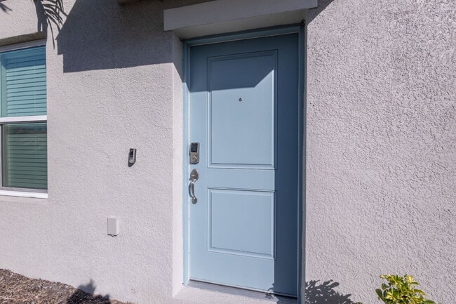 Foto del edificio - Gorgeous 3-Bed/2.5-Bath Townhome in Treves...