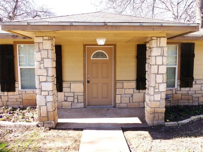 Building Photo - 108 N Cleveland Ave