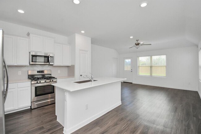 Foto del edificio - 15811 Kinlough Dr