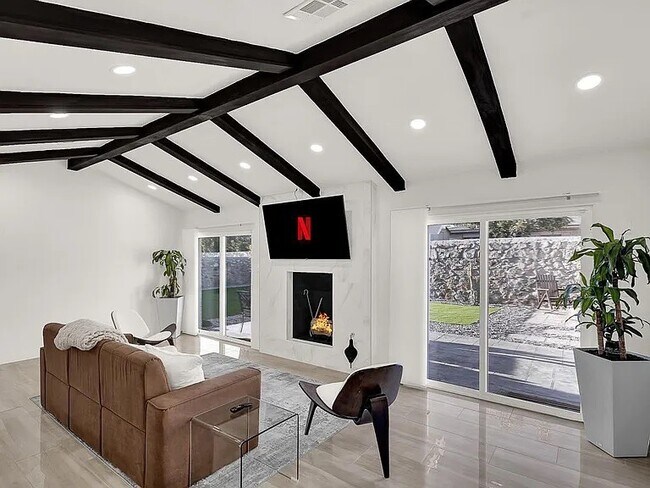 Building Photo - 7313 Cerro Negro Dr